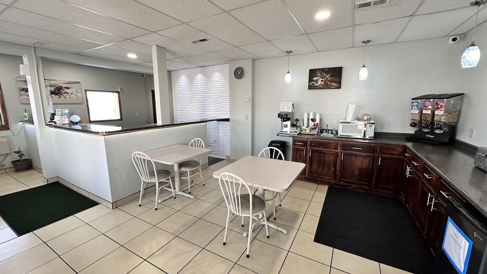 Travelodge Yankton - photo 2