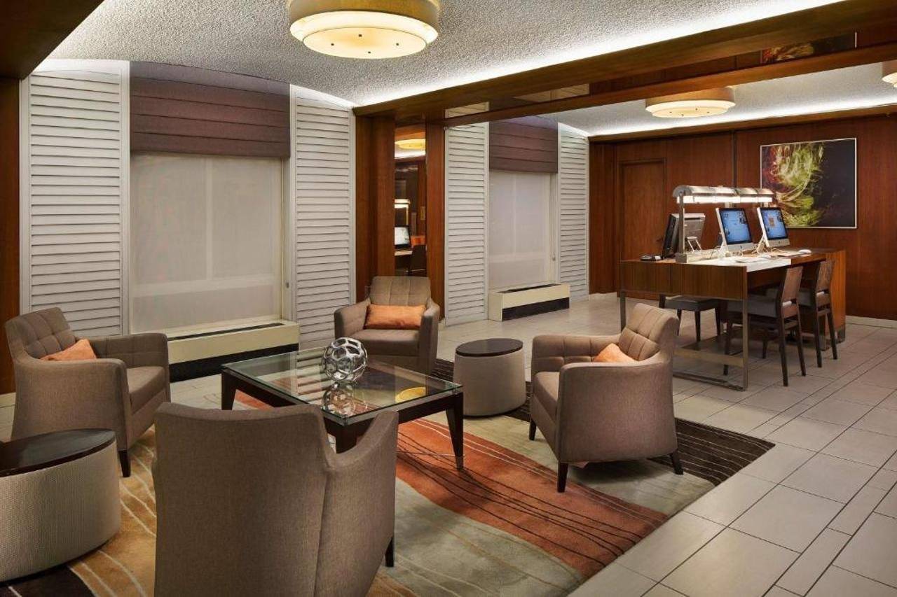 Hilton Oakland Airport - photo 5