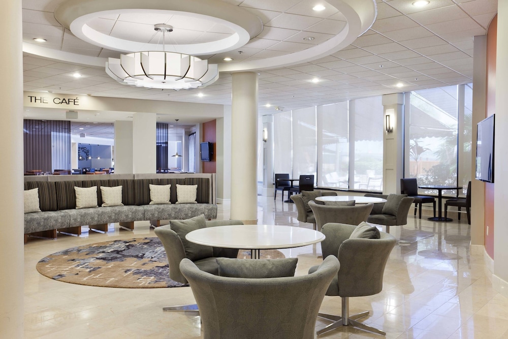 Tampa Airport Marriott - photo 3