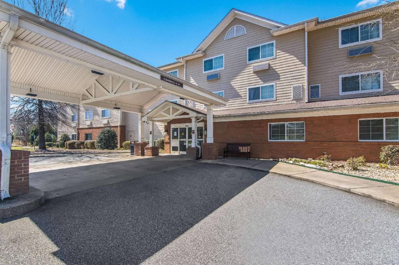 MainStay Suites Columbus next to Fort Moore - photo 5