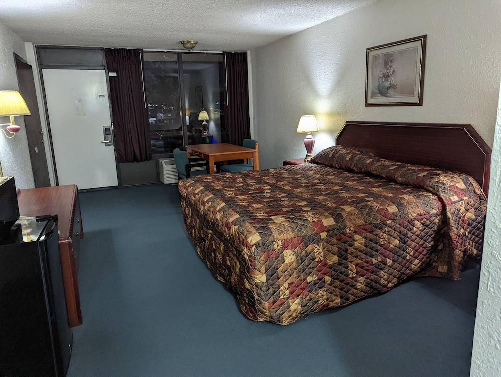 Luxury Inn - photo 4