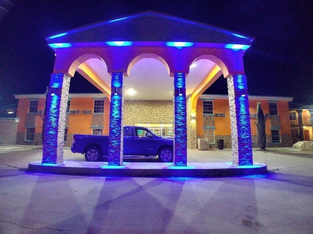 Alien Residence Inn - featured photo