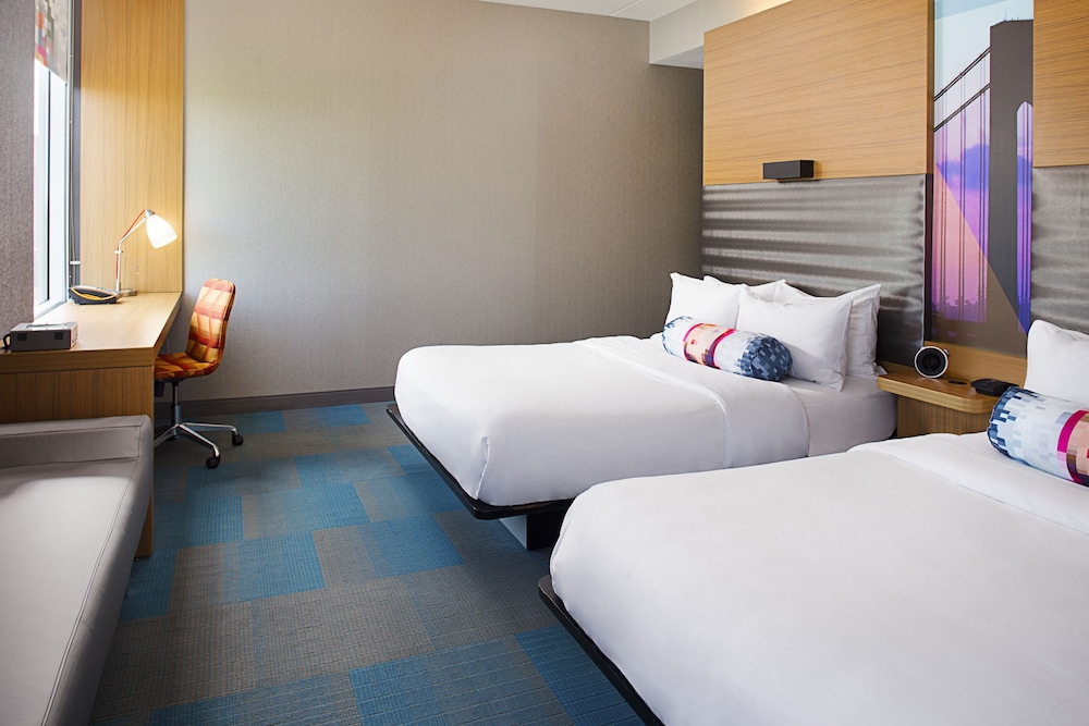 Aloft Philadelphia Airport - photo 4