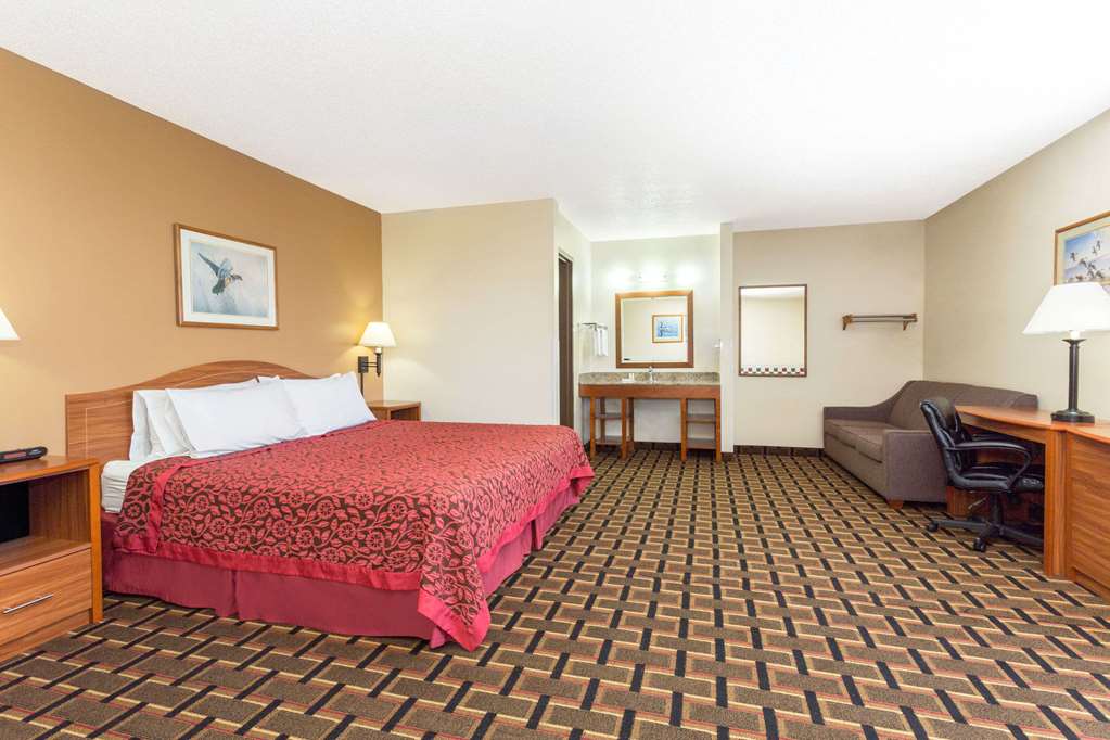 Days Inn by Wyndham Paxton - photo 5