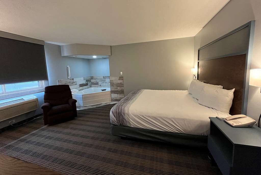 AmericInn by Wyndham Ladysmith - photo 4