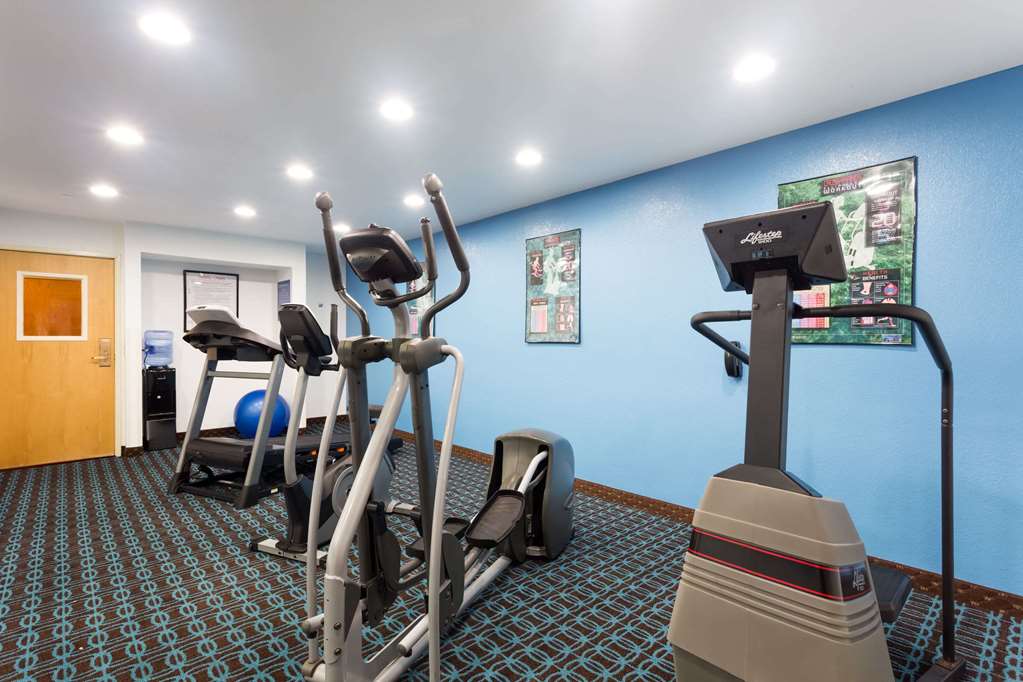 Days Inn & Suites by Wyndham Bloomington Normal IL - photo 5