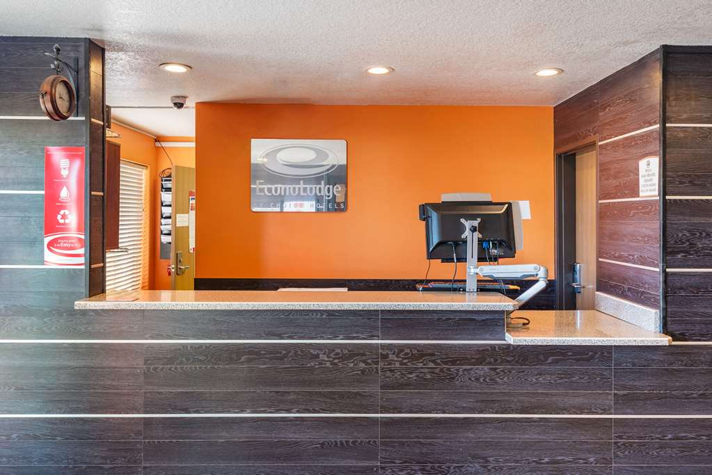 Econo Lodge Pueblo - photo 3