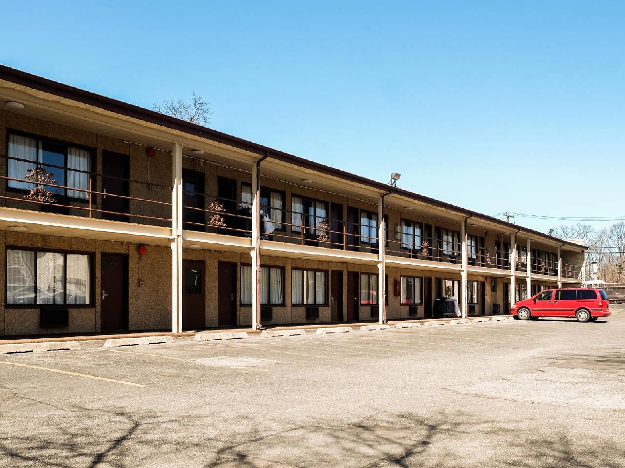 Capri Lynbrook Motor Inn - featured photo