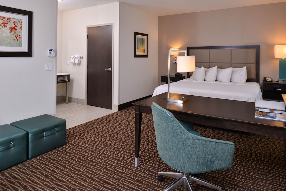 Hampton Inn & Suites Bend - photo 5