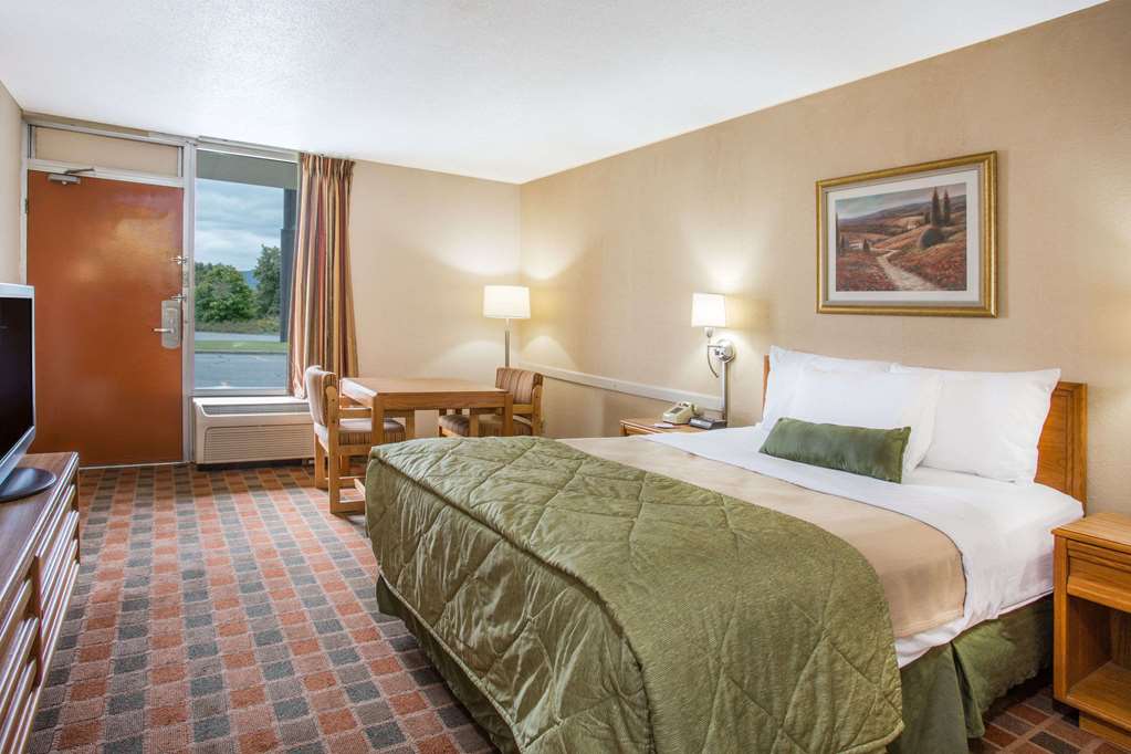 Ramada by Wyndham Wytheville - photo 5