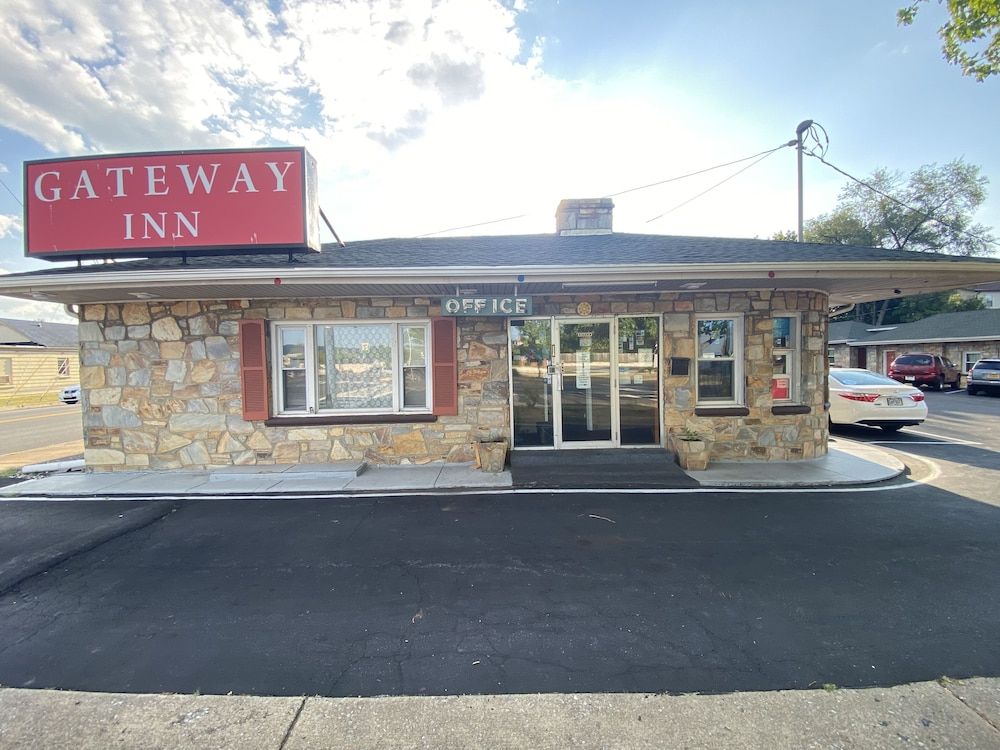 Gateway Inn - photo 2