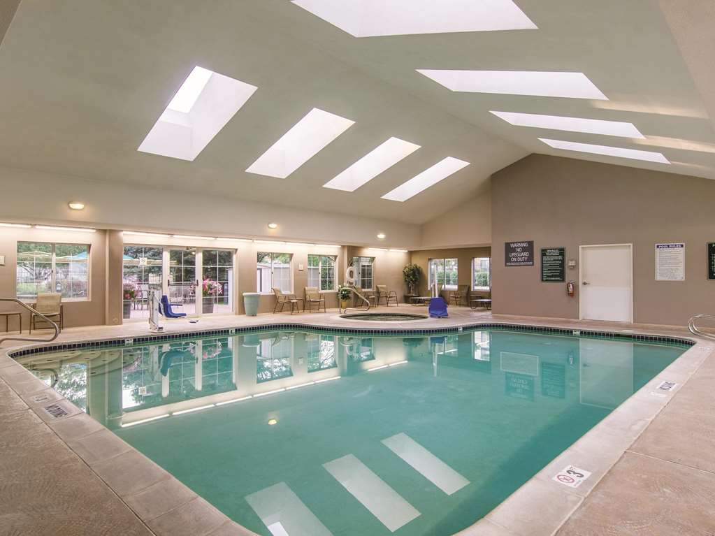 La Quinta Inn & Suites by Wyndham Denver Airport DIA - featured photo