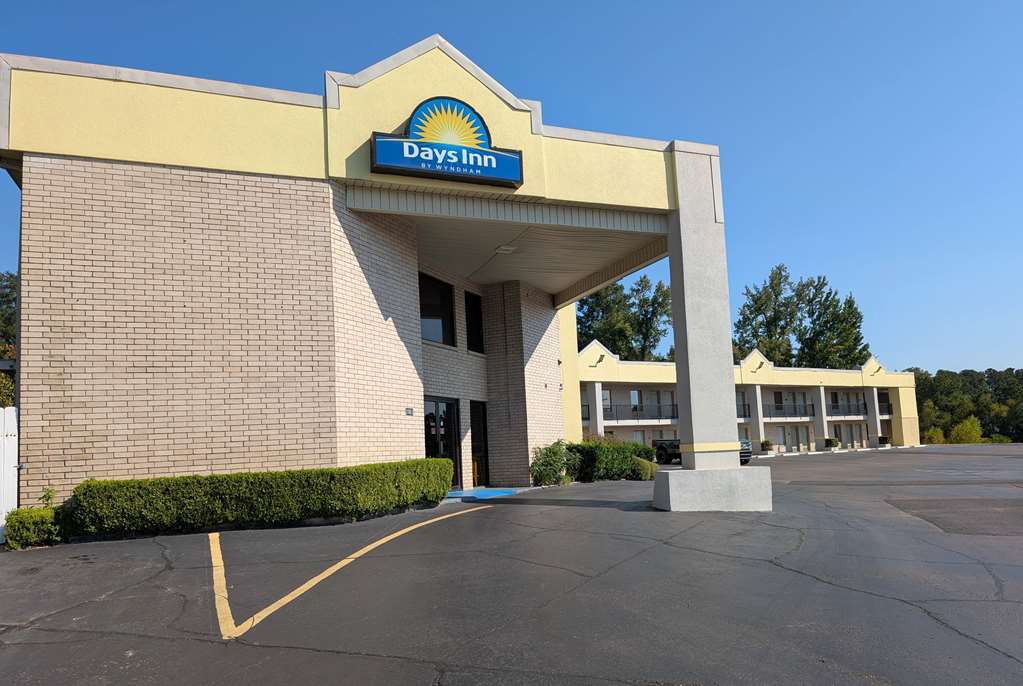 Days Inn by Wyndham Arcadia - featured photo