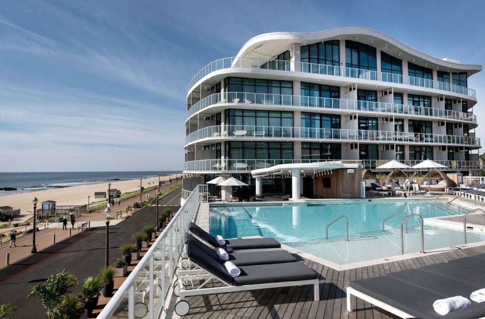 Wave Resort - featured photo