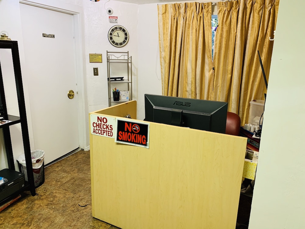Pacheco Pass Motel - photo 2