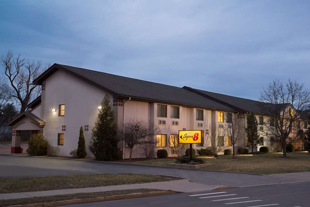 Super 8 by Wyndham Ithaca - photo 3