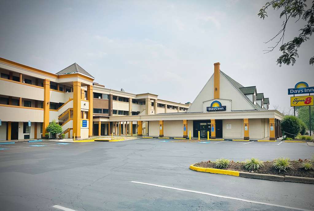 Days Inn by Wyndham WestEnd Alexandria VA Washington DC Area - photo 3