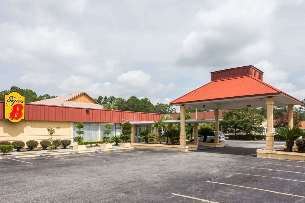 Super 8 by Wyndham Hardeeville Savannah North - photo 2