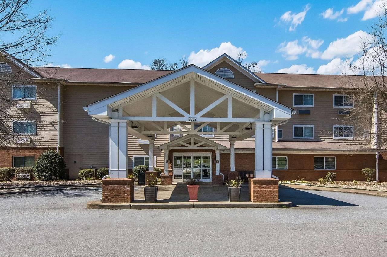 MainStay Suites Columbus next to Fort Moore - photo 2